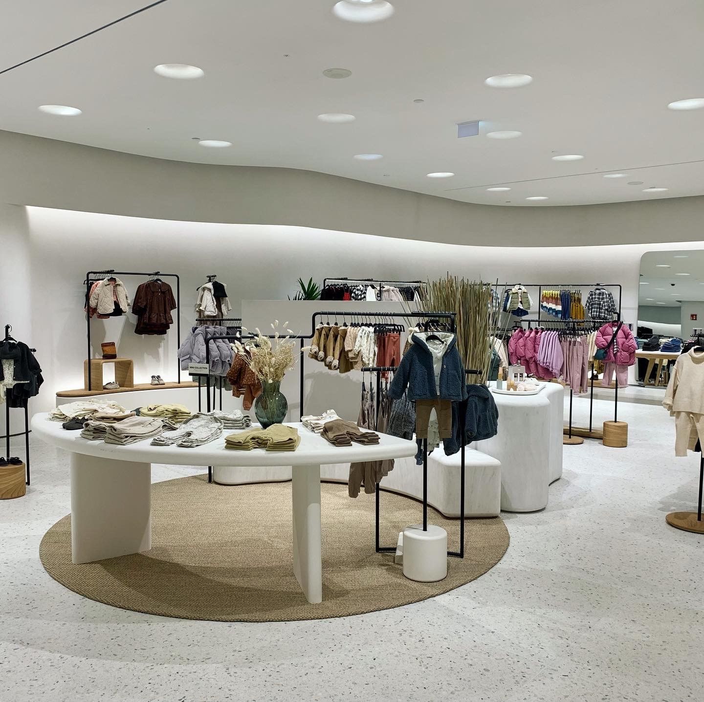 The largest Zara in France opened in Westfield Les 4 Temps. 